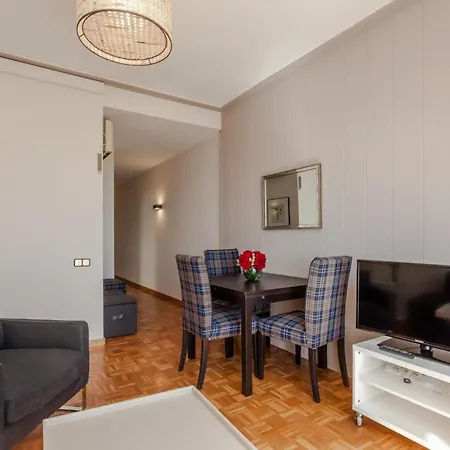 Apartment With Terrace Near Sagrada Familia Apartamento *